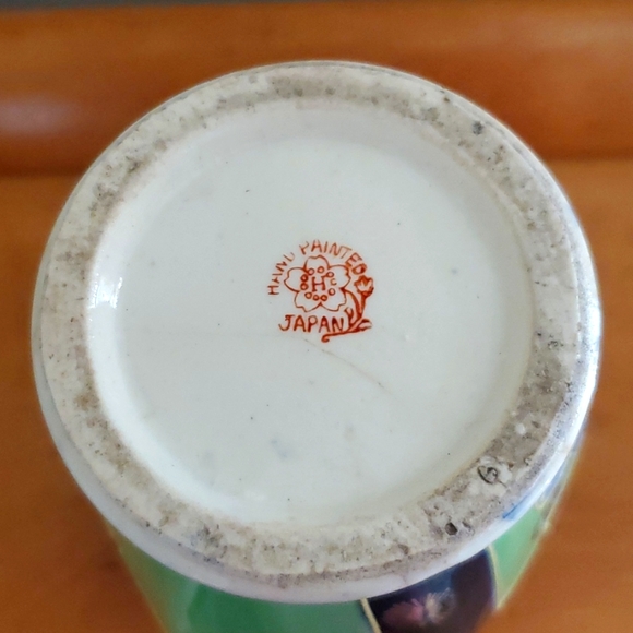 Beautiful Vase - Picture 4 of 5